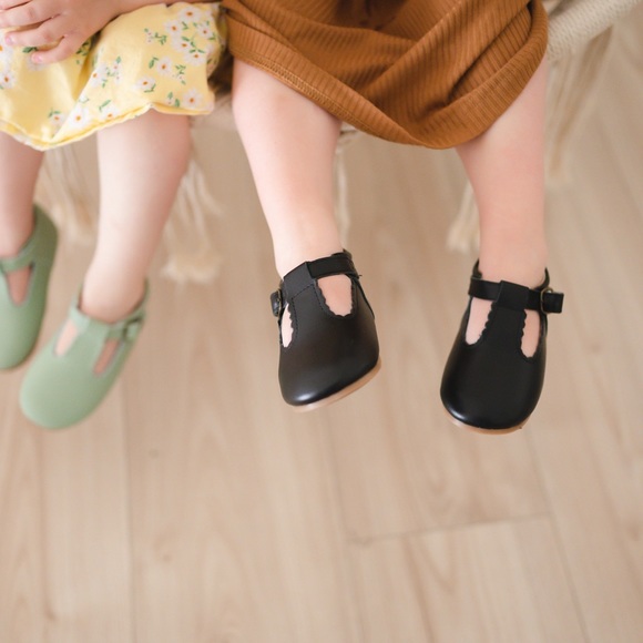 Riley T-Straps - Onyx Black - Picture 4 of 11